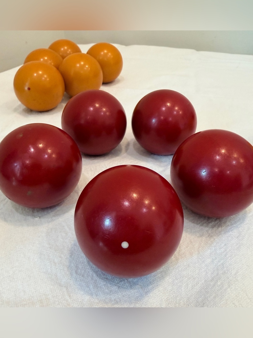 Vintage Bakelite Game Balls Lot 11 Cherry Red Butterscotch Yellow 54-57mm 1460g - Picture 5 of 16